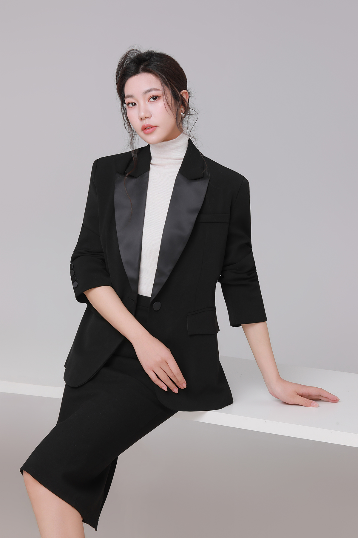 案例：高智黑西装